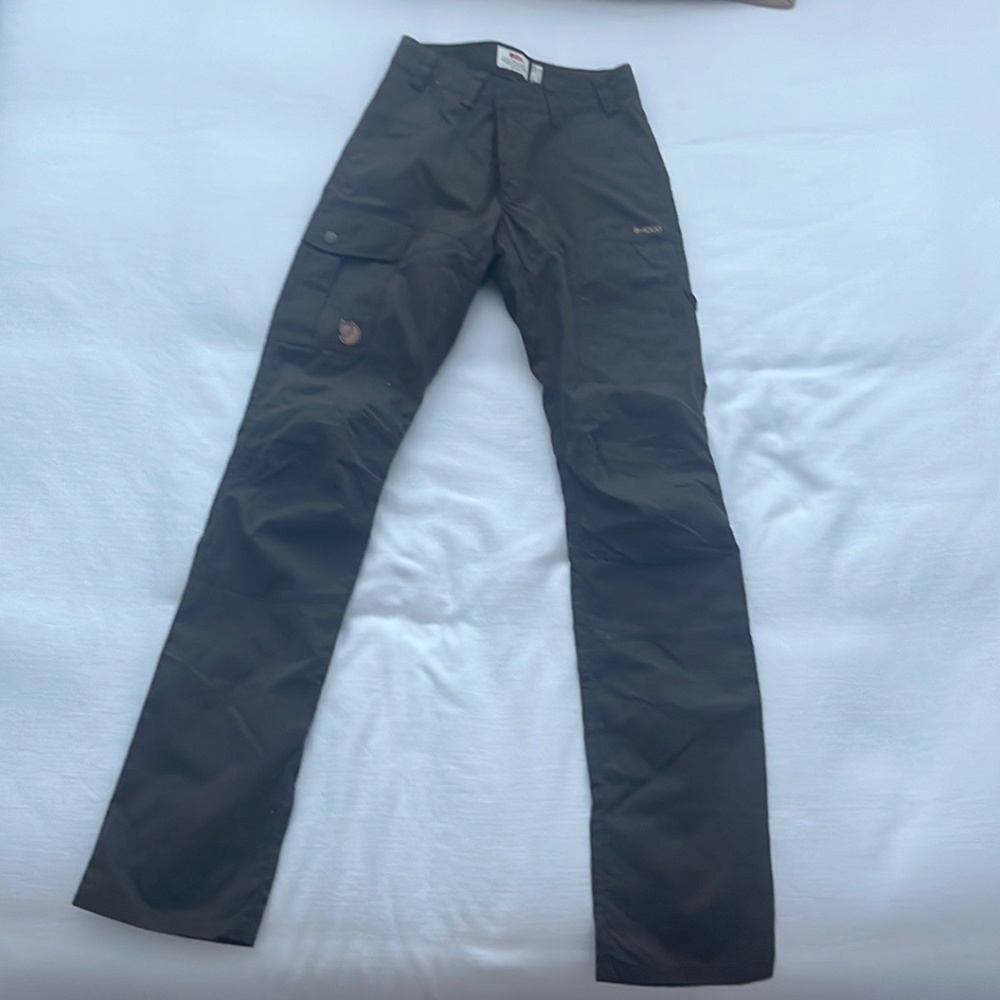 LIKE NEW! FJALLRAVEN KARLA PRO TROUSERS W in DARK OLIVE US 26 EU 34